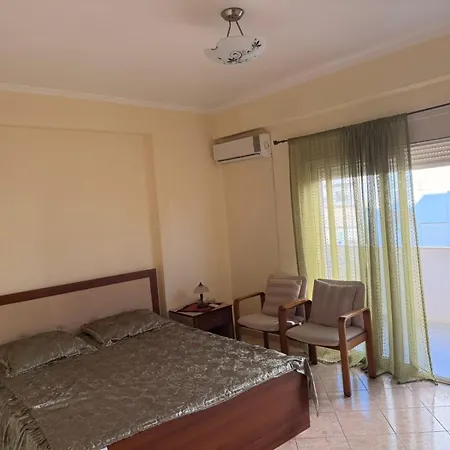 Artan Apartments דירה